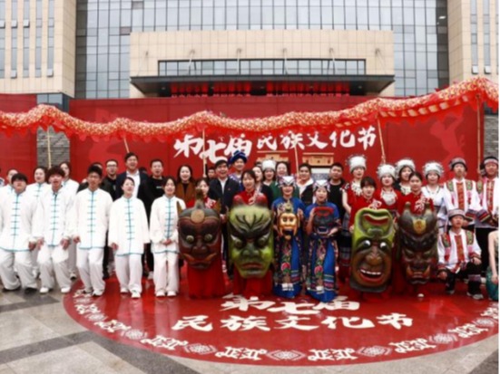 【輝煌20年】湖北恩施學院民族文化藝術節(jié)開幕