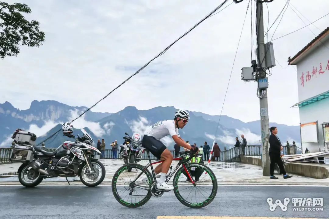 現(xiàn)實(shí)版速度與激情，00后金牌選手雷葉威的故事