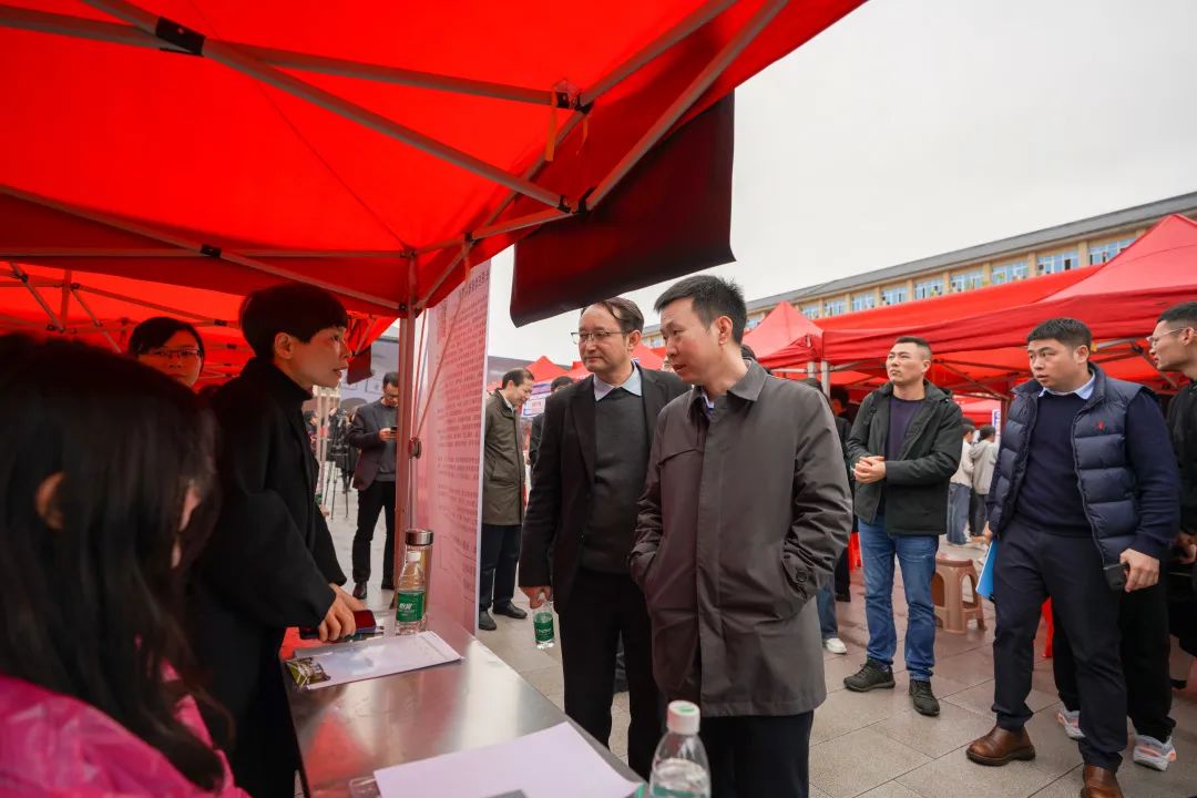 搭橋梁，促就業(yè)｜我校2023屆畢業(yè)生春季就業(yè)大型供需見面會(huì)順利舉辦