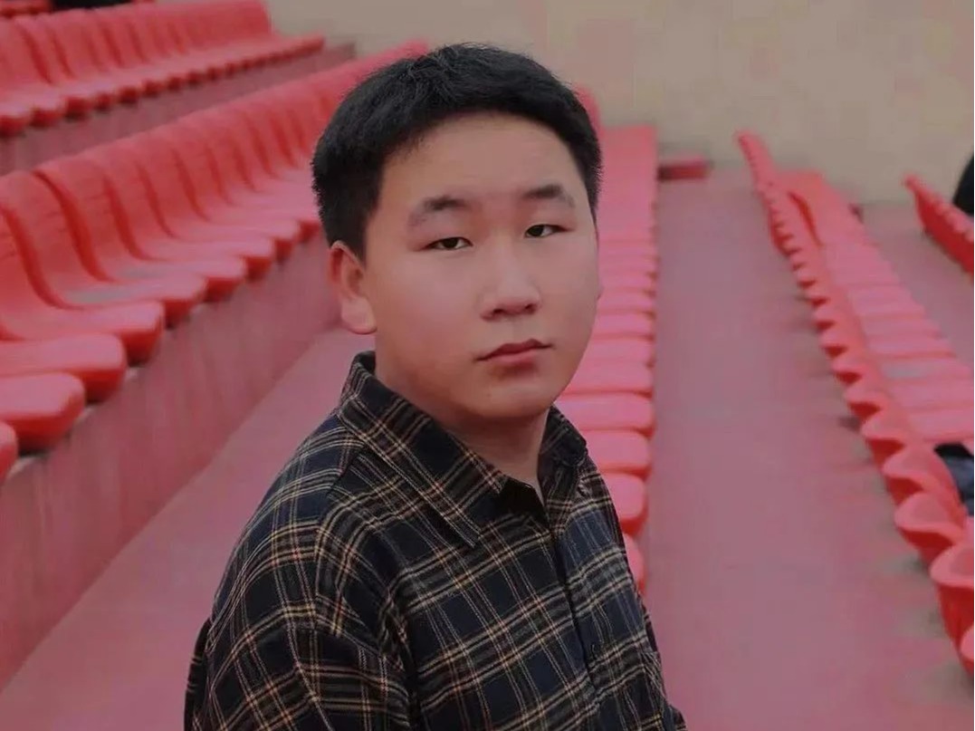 點(diǎn)贊新青年｜19歲的色彩少年，用畫筆叩開湖北省美術(shù)家協(xié)會(huì)大門！