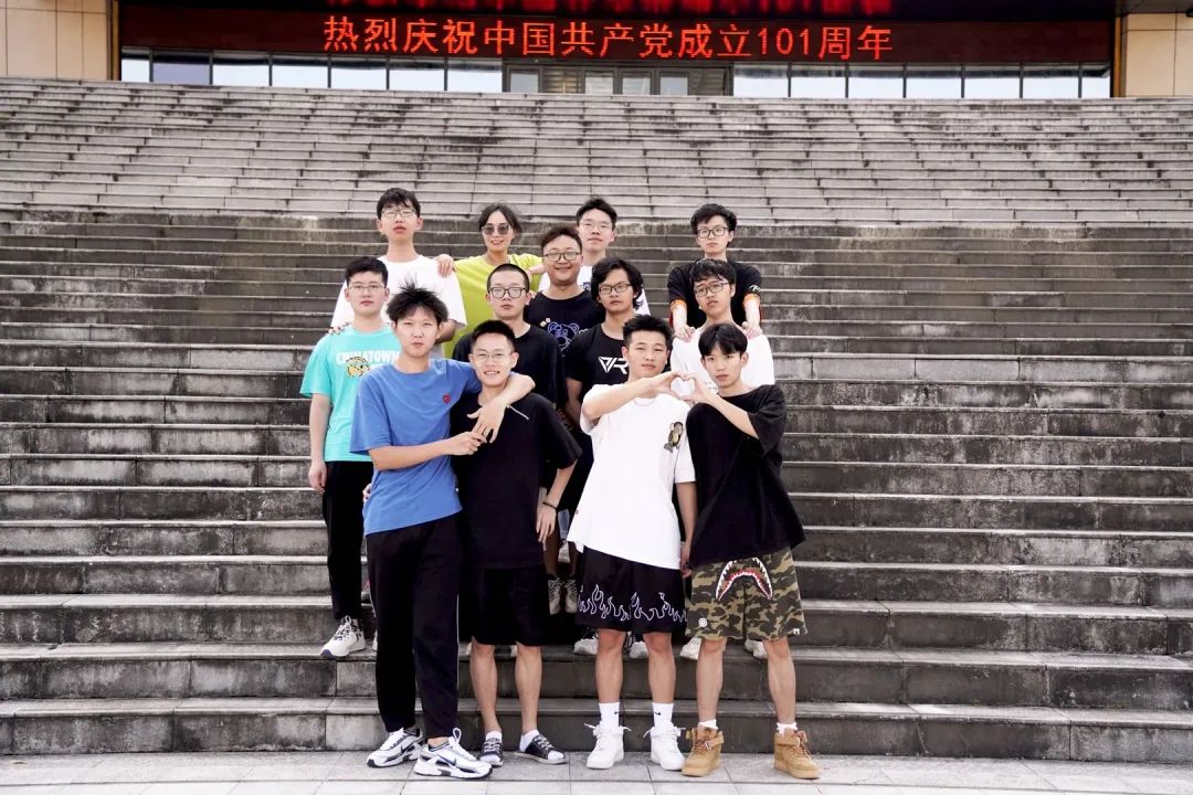 最美恩施院人｜丁立杰：學(xué)生的“全能守護者”