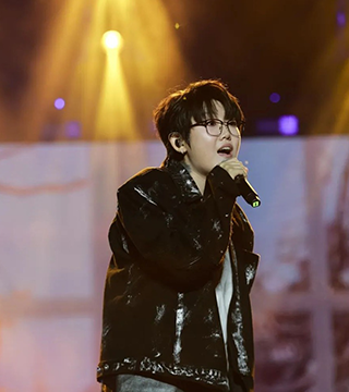 音樂無界 青春無限｜王靖雯、蘇勛倫、雷雨心、不超級(jí)的馬里奧、TE27在恩施學(xué)院與你在畢業(yè)季共同唱響青春！