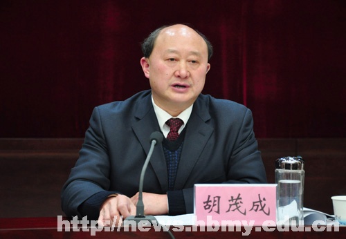 胡茂成傳達十一屆全國人大四次會議精神