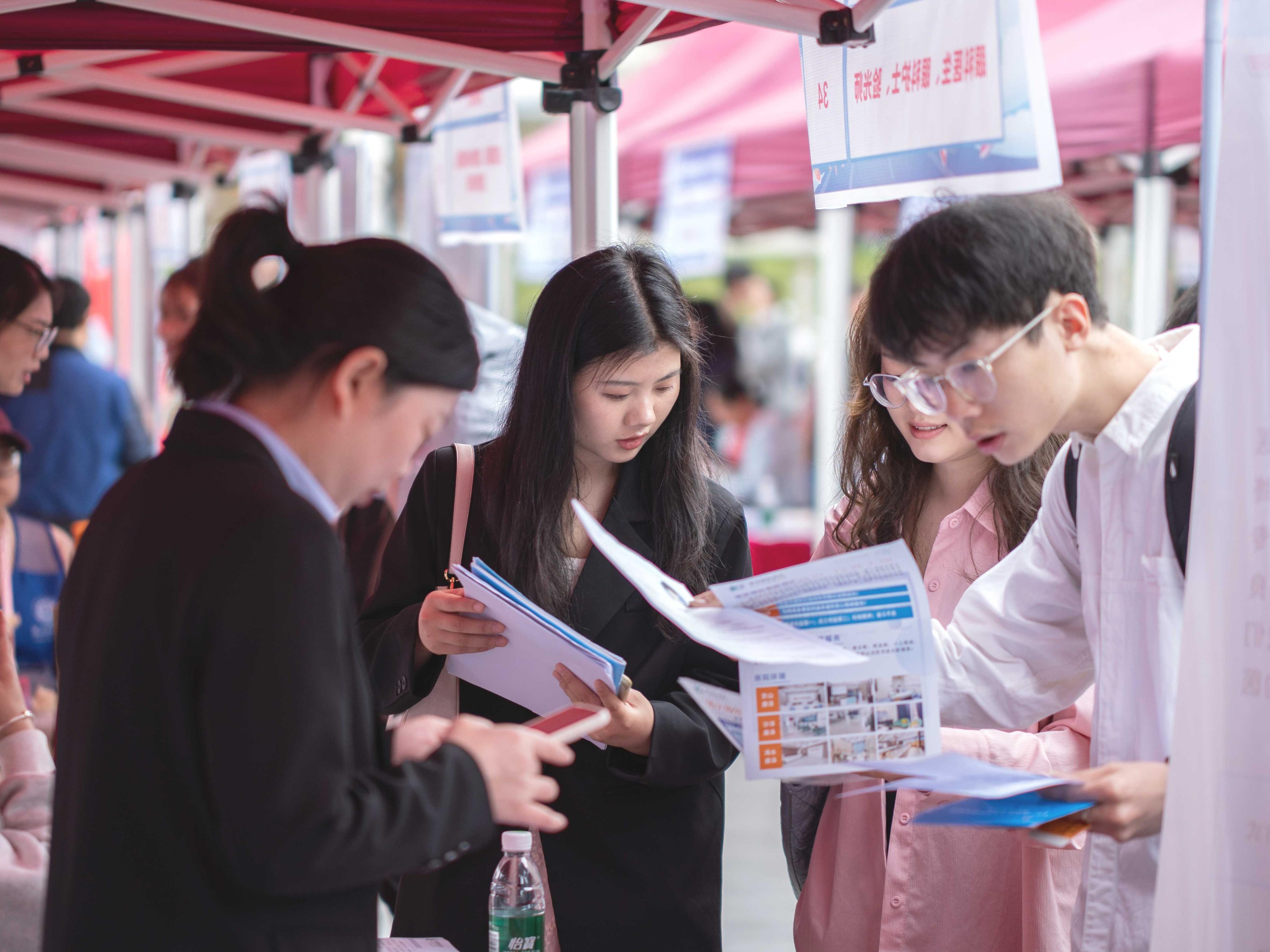 智匯硒都才聚恩施｜湖北恩施學(xué)院2025屆畢業(yè)生春季大型雙選會順利舉辦