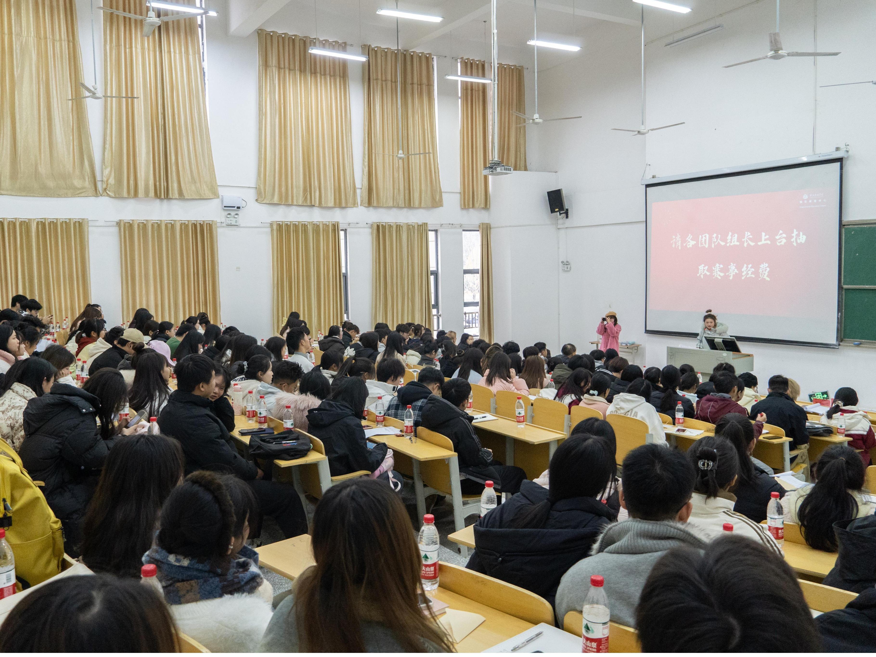 最以學(xué)生為中心——湖北恩施學(xué)院第二屆海內(nèi)外研學(xué)資優(yōu)生初賽熱烈舉行