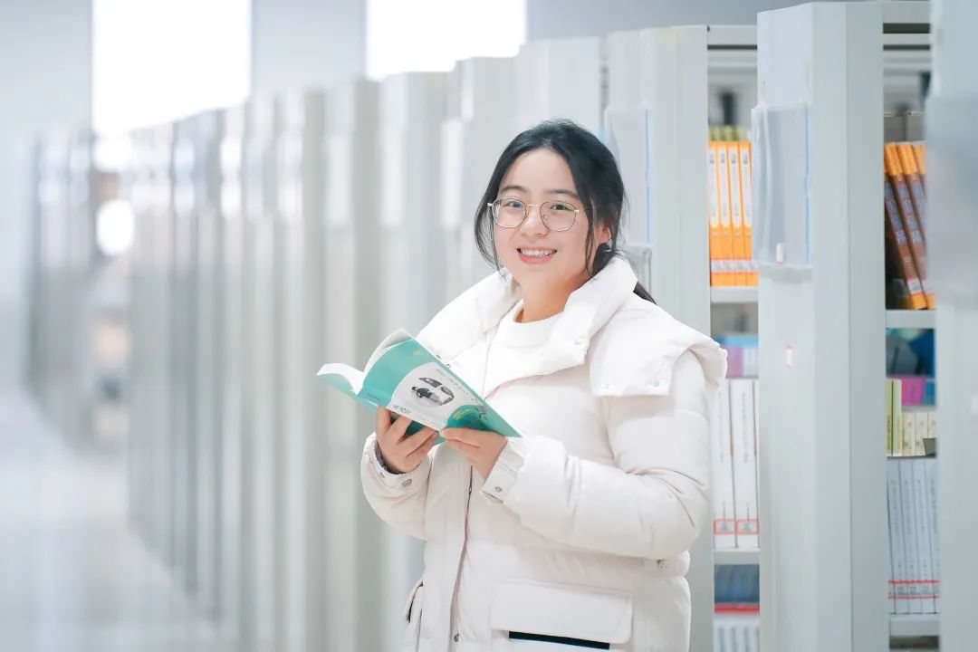 最美恩施院人:覃瑤——受罡風(fēng)而自持 罹凝寒而愈盛