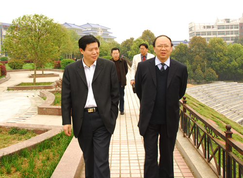 吉首大學(xué)副校長孟昭武一行考察我校