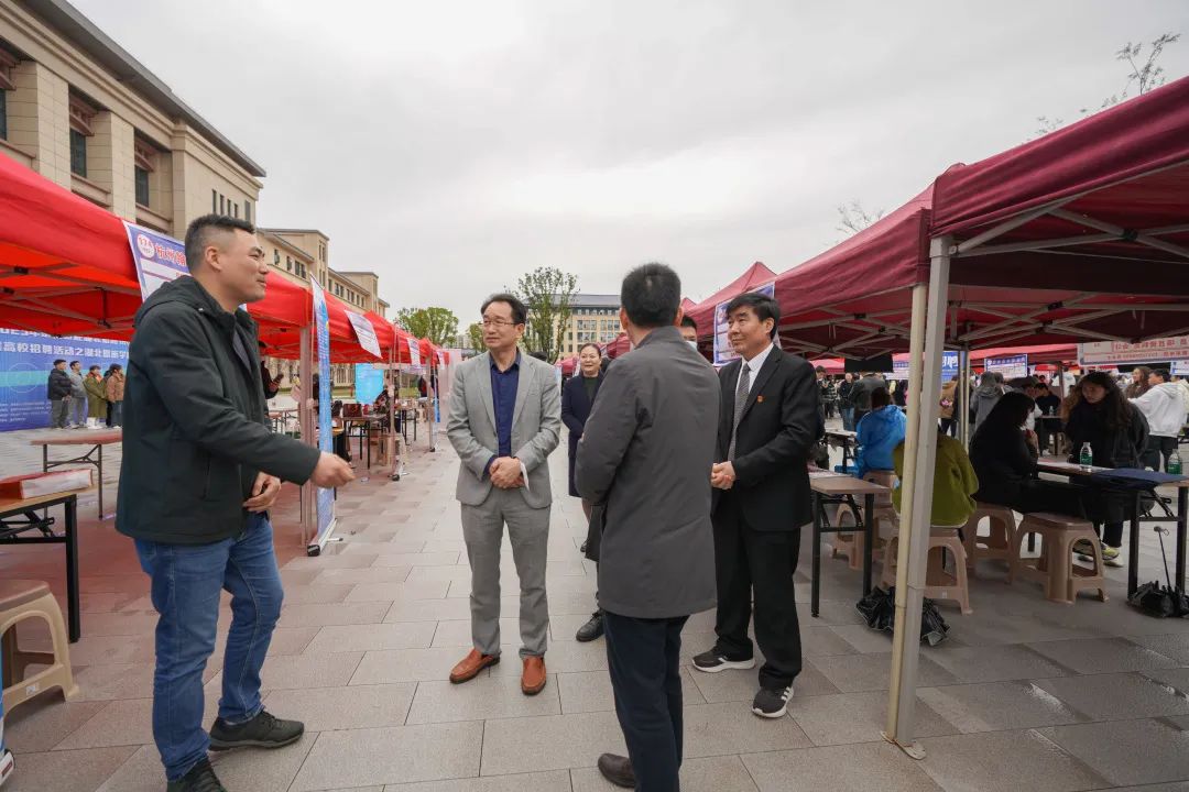 搭橋梁，促就業(yè)｜我校2023屆畢業(yè)生春季就業(yè)大型供需見面會(huì)順利舉辦
