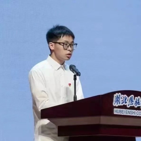 點(diǎn)贊新青年｜入職工行，他在恩施學(xué)院的青春用“奮斗”點(diǎn)亮！