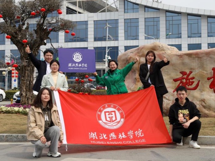 實(shí)習(xí)，我們?nèi)ケ本?01醫(yī)院！