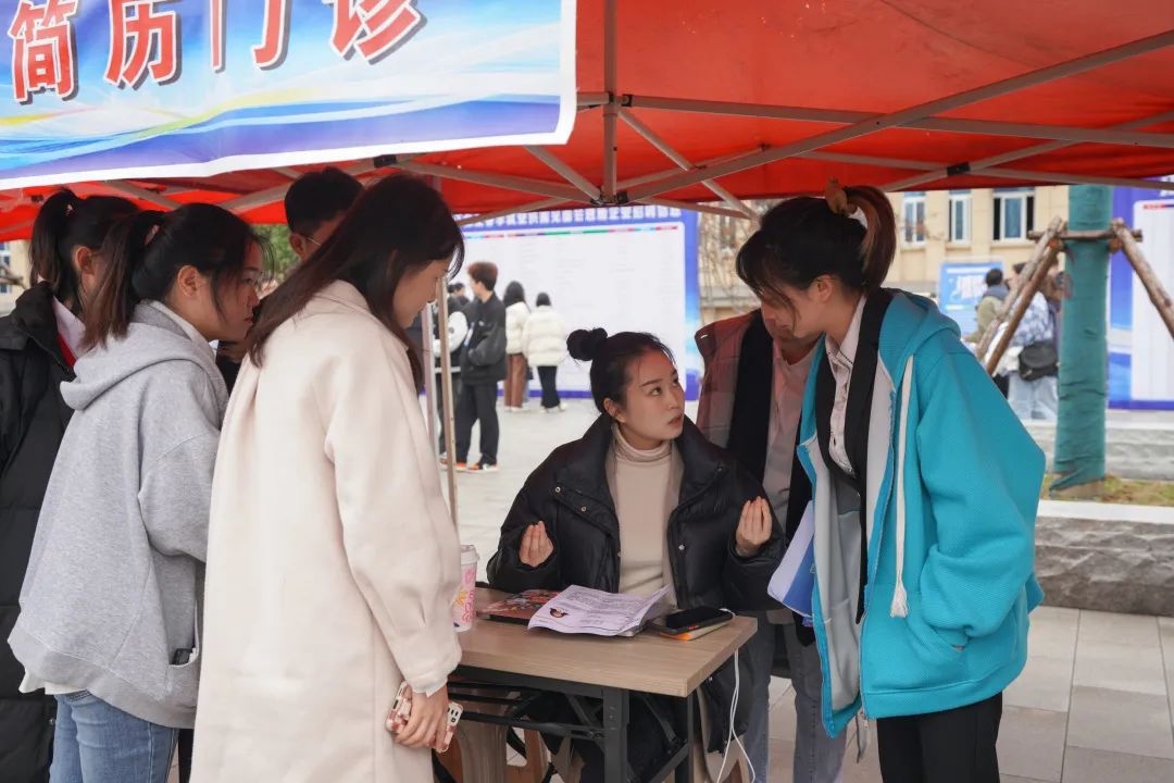 搭橋梁，促就業(yè)｜我校2023屆畢業(yè)生春季就業(yè)大型供需見面會(huì)順利舉辦