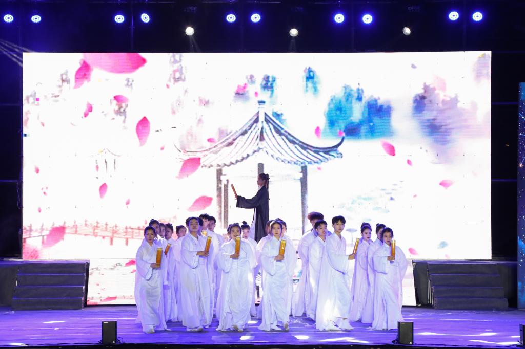 湖北恩施學(xué)院