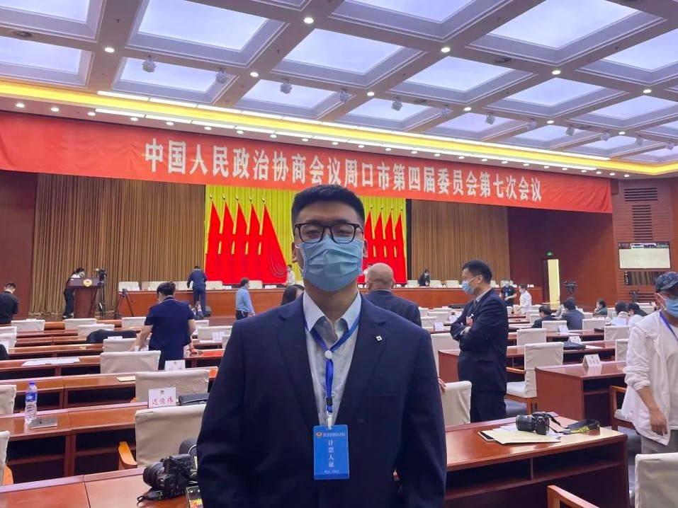 校友故事Vol.16|憑借毅力，不斷摸索——他成為周口市政協(xié)的一份子